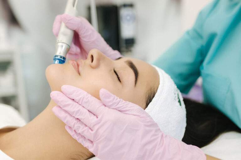 Tratamiento facial "Dermapen" - Clínica de Belleza y Bienestar en la Eliana